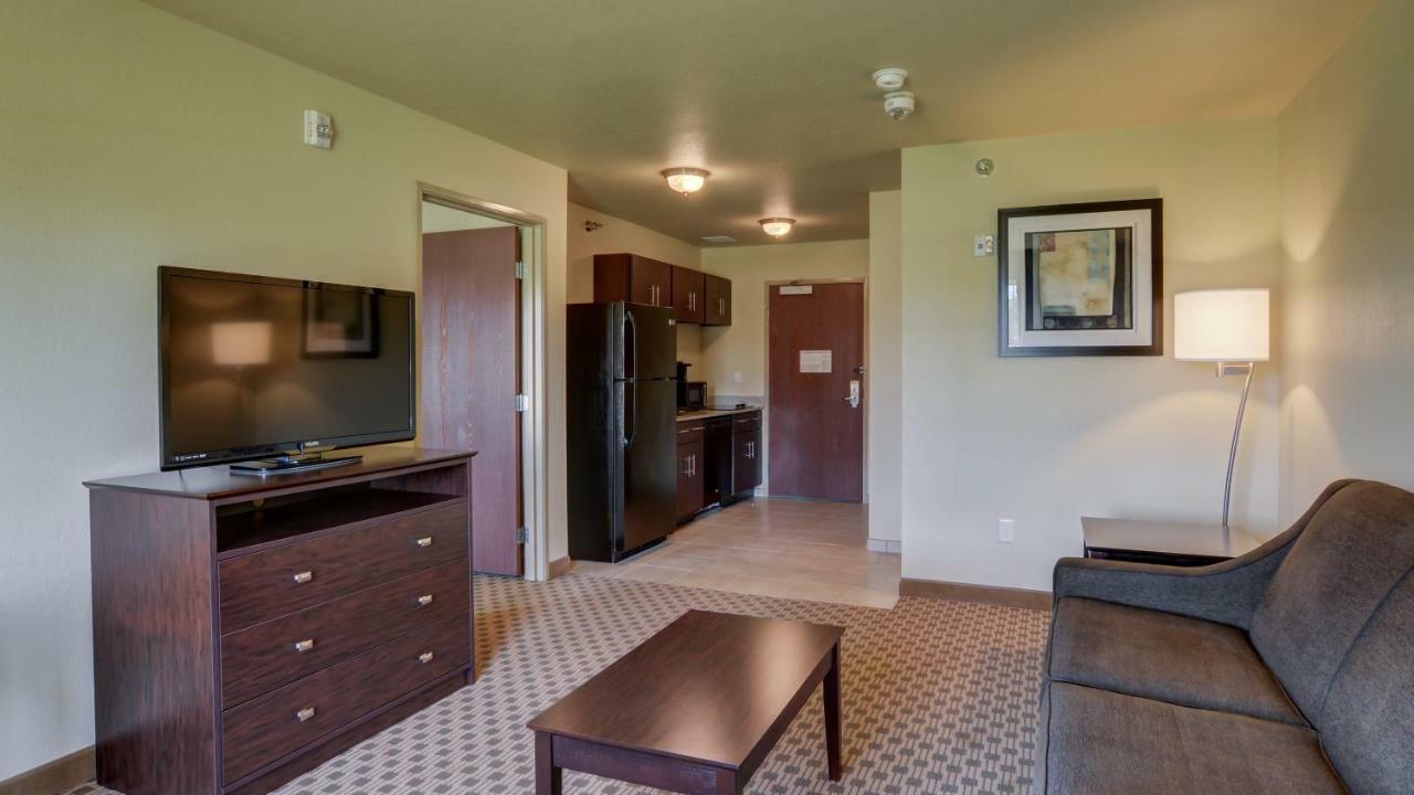 Cobblestone Inn & Suites-Kersey Exterior photo