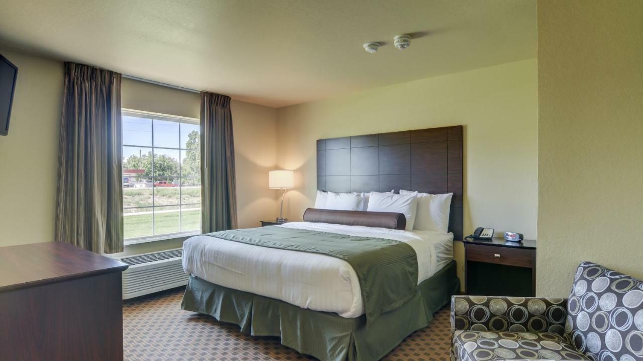 Cobblestone Inn & Suites-Kersey Exterior photo